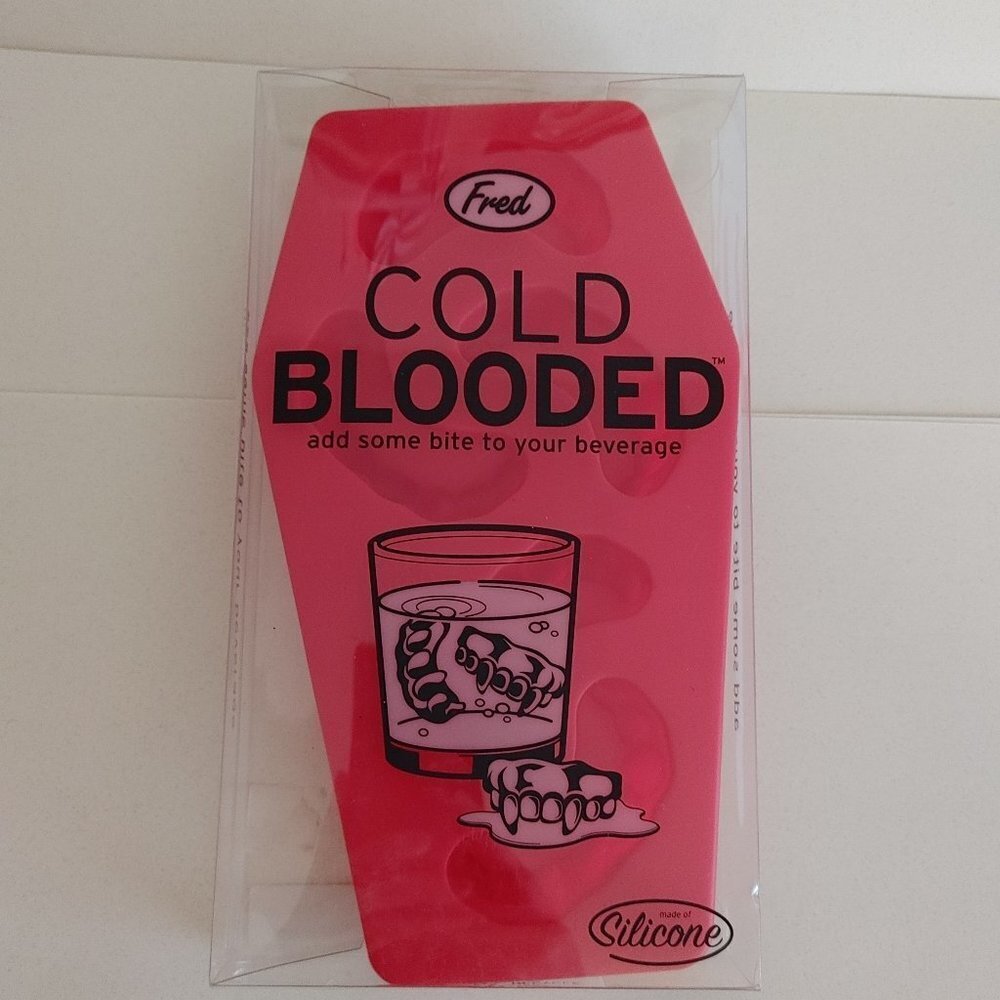 FRED Cold Blooded Vampire Teeth Silicone Ice Cube Tray RARE 2010 Coffin Ice Cube